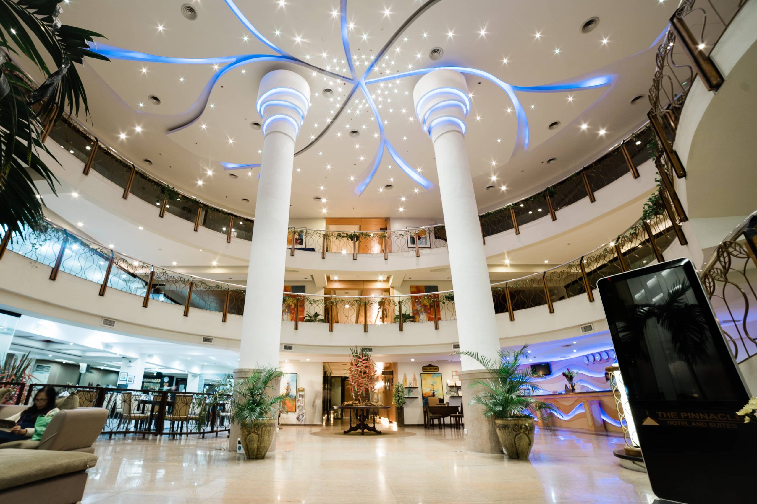 The Pinnacle Hotel And Suites within Pinnacle Chrome And Glass Floor Console