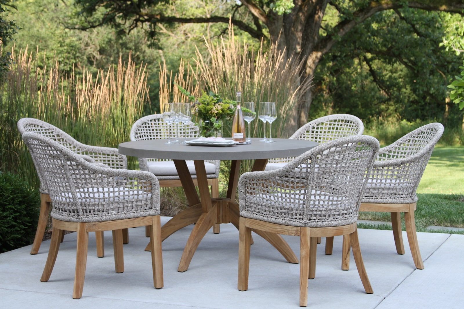 Round Patio Dining Table with 6 Person Round Outdoor Dining Table